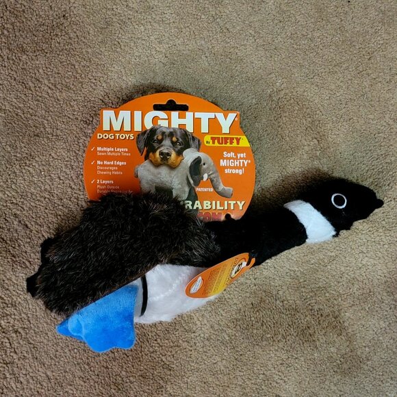 Mighty Duck Tuffy Dog Toy Grade 8 New! - Picture 1 of 4